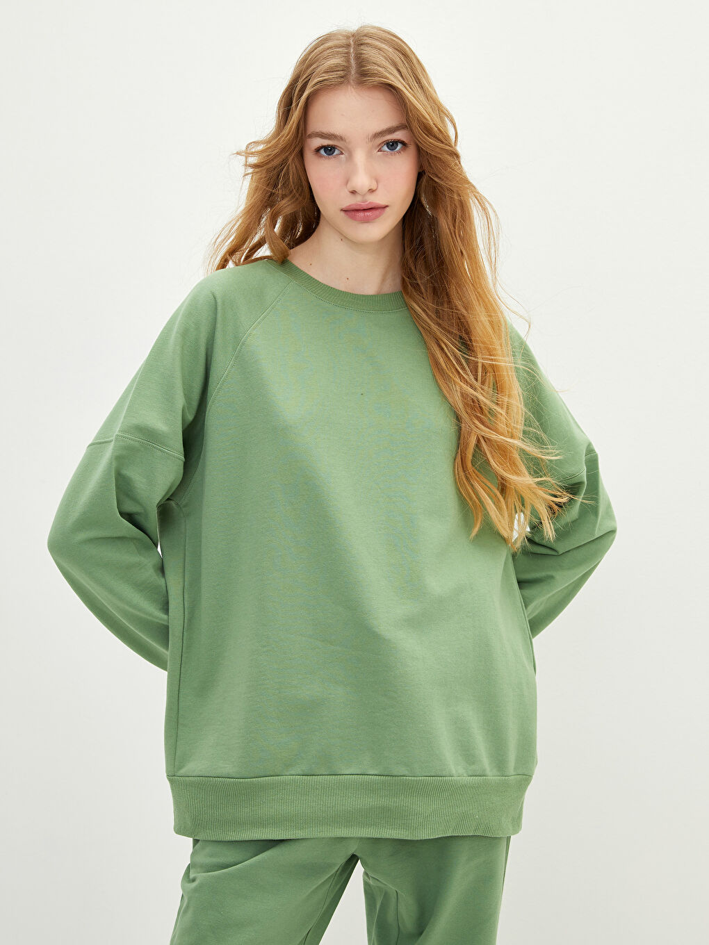 Crew Neck Plain Long Sleeve Women's Sweatshirt
