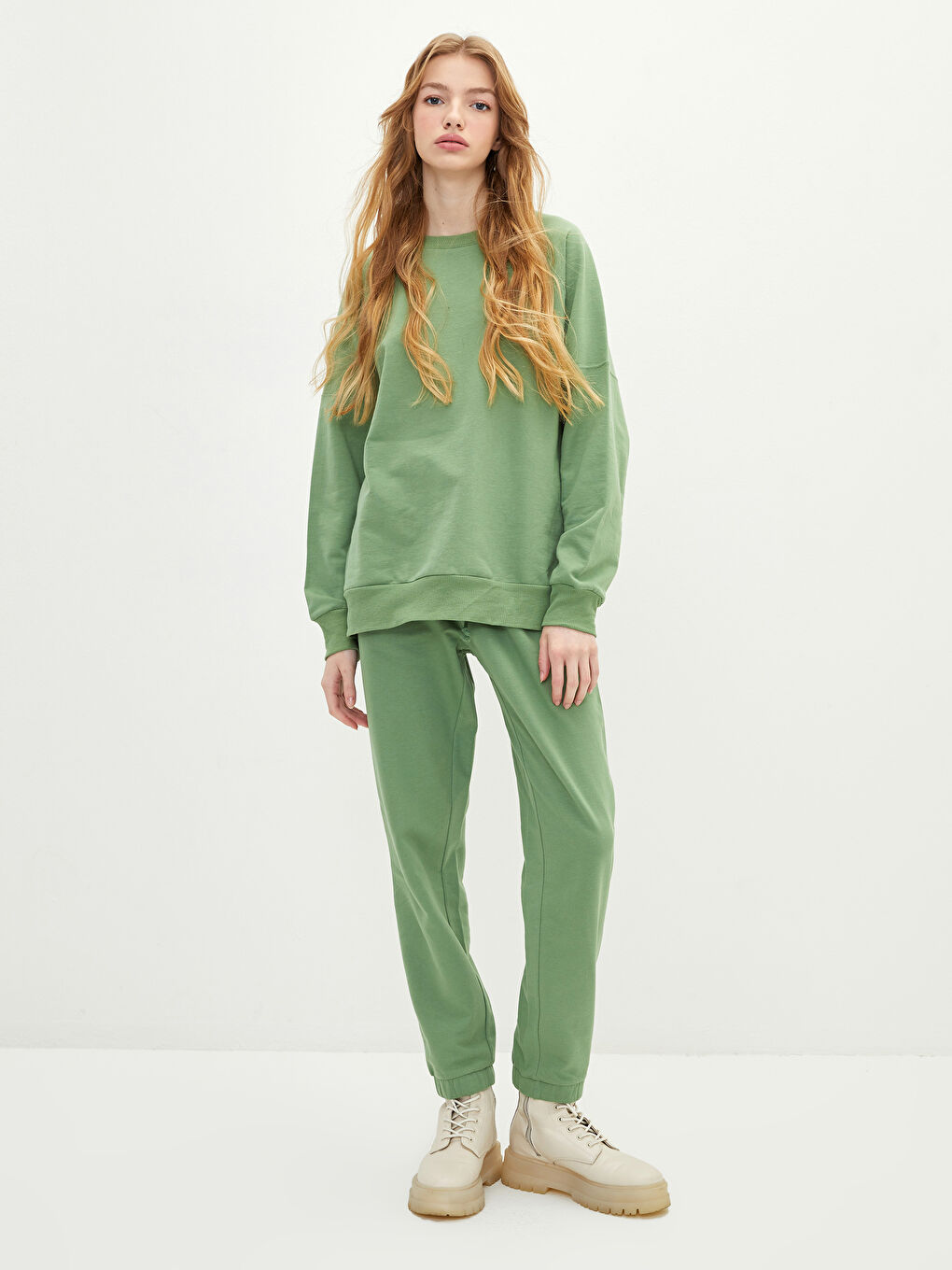 Crew Neck Plain Long Sleeve Women's Sweatshirt-3