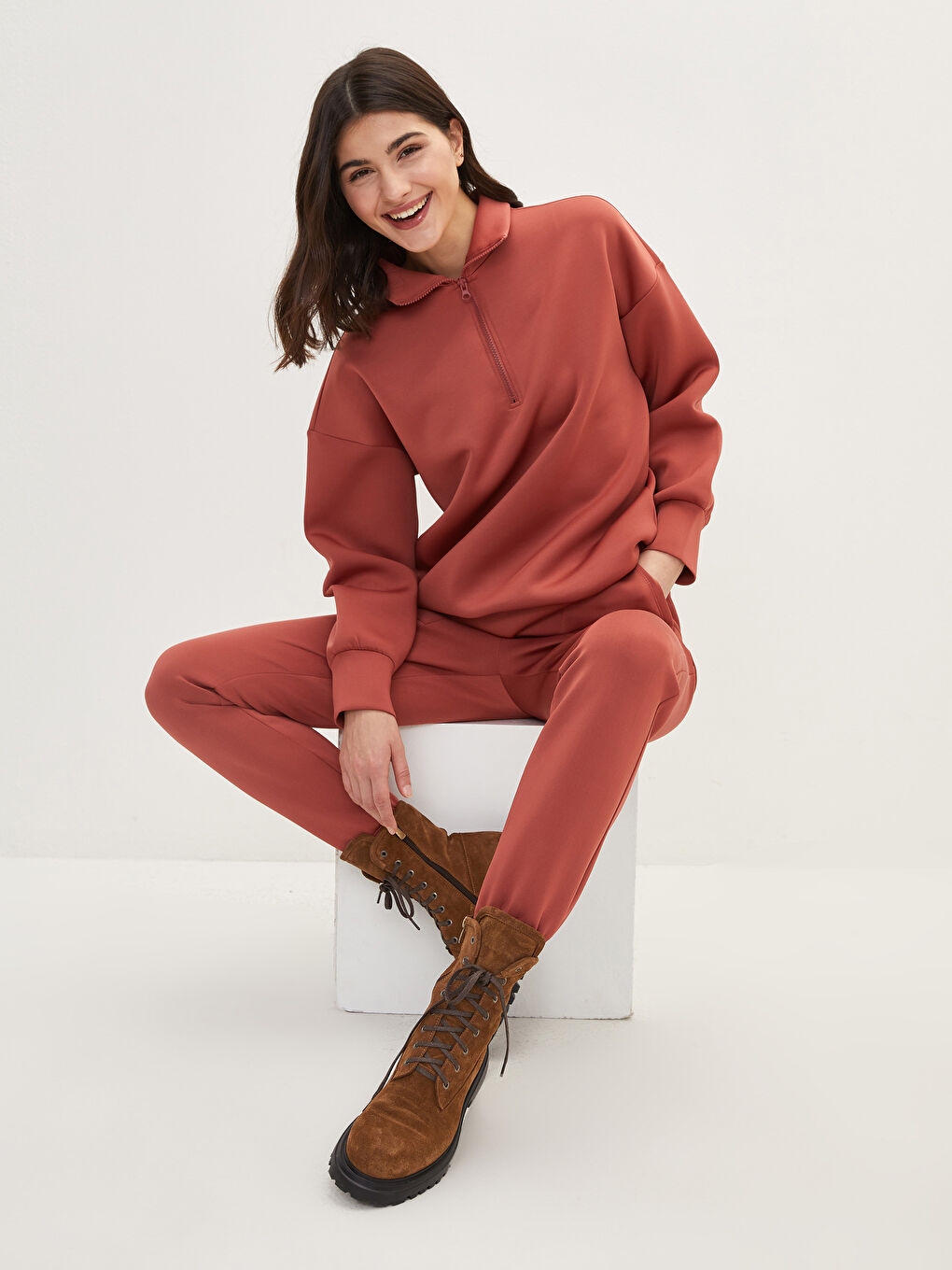 Elastic Waist Plain Pocket Detailed Diving Fabric Women's Sweatpants