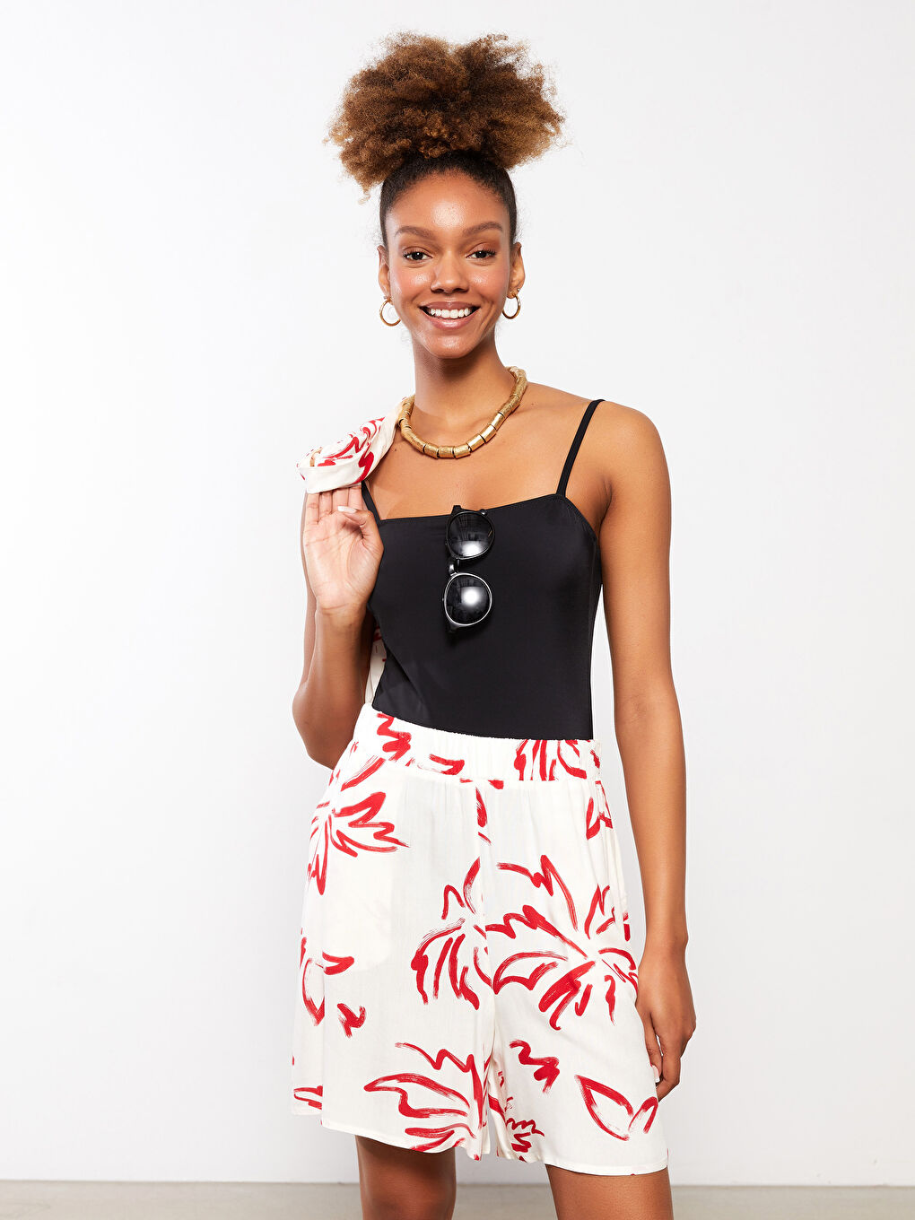 Ekru Beli Lastikli Çiçekli Poplin Kadın Deniz Şortu-2