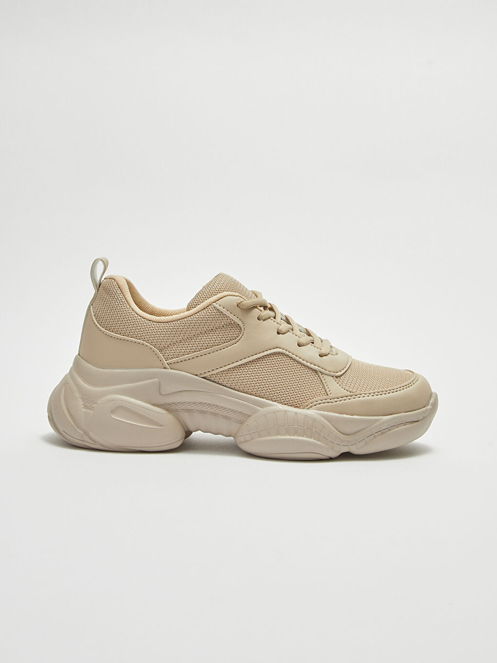 Женские спортивные кроссовки с сеткой на толстой подошве-1