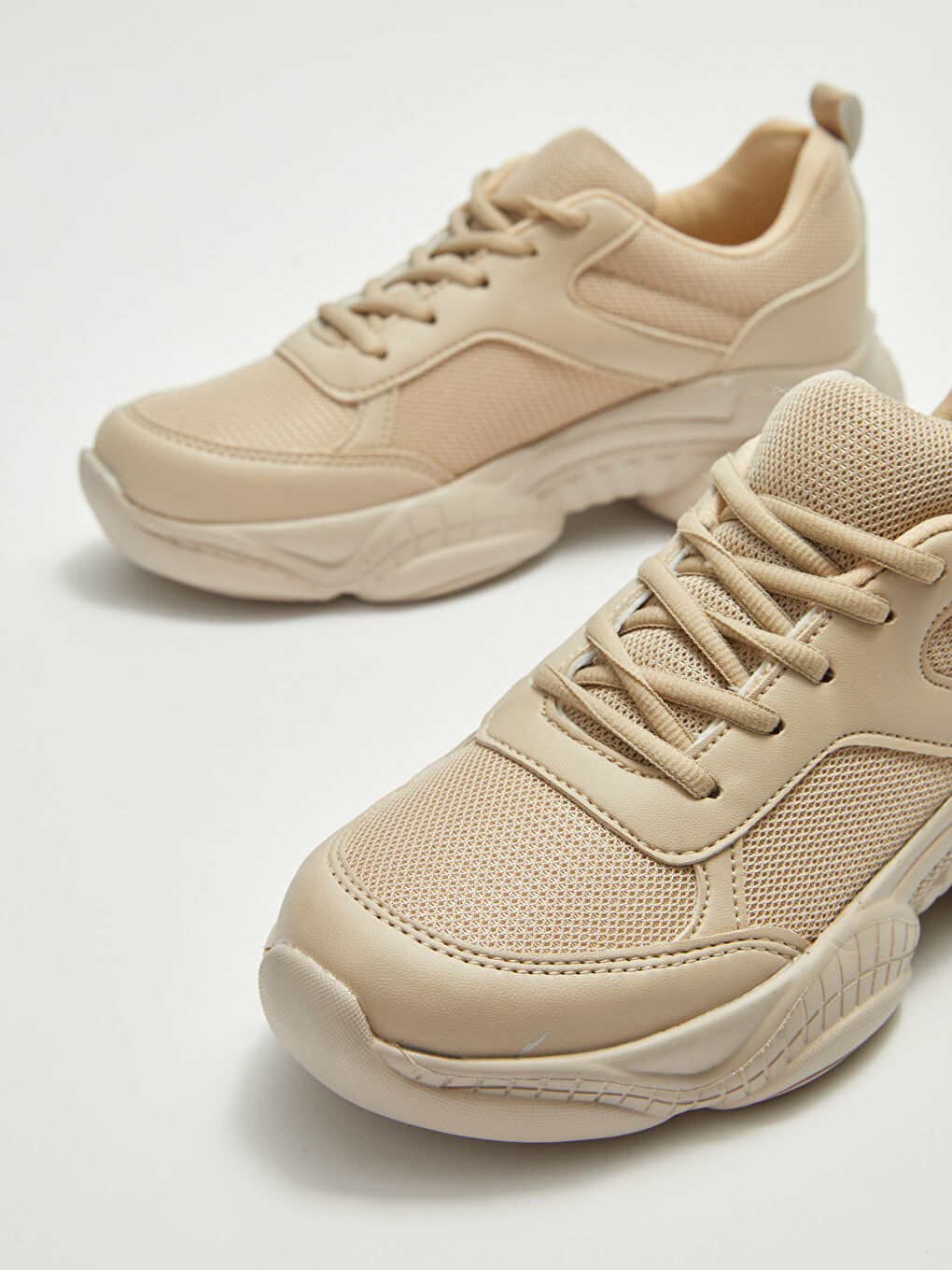 Женские спортивные кроссовки с сеткой на толстой подошве-2