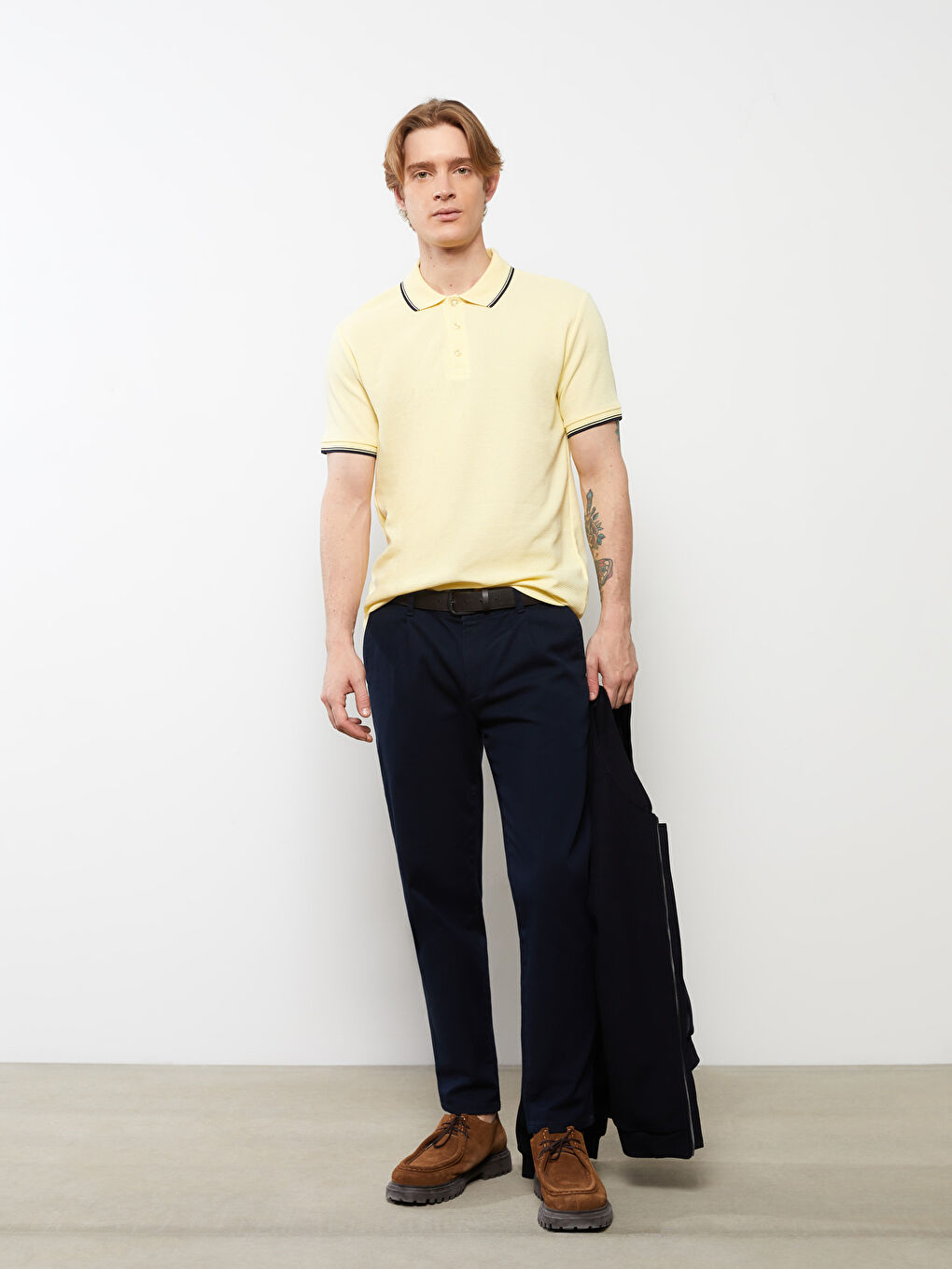 تيشيرت ياقة بولو كم قصير للرجال