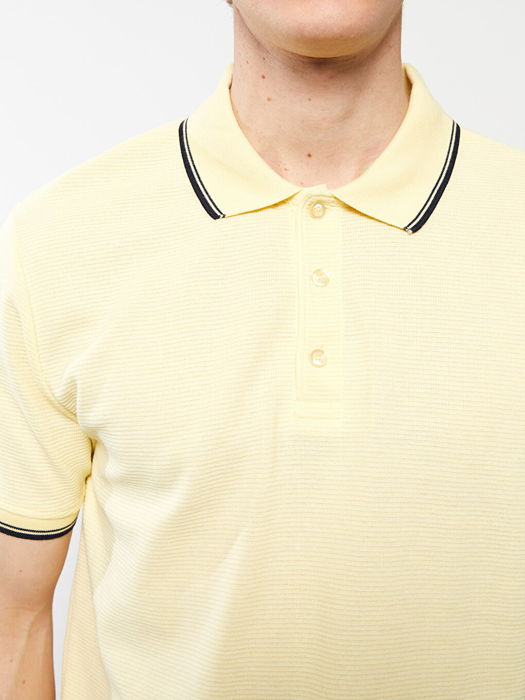 تيشيرت ياقة بولو كم قصير للرجال-3