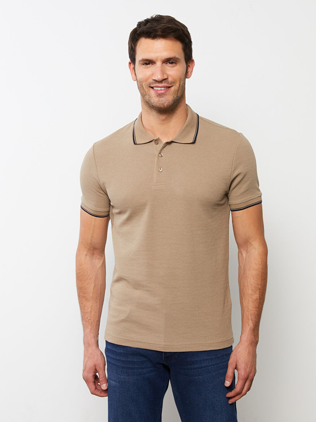 تيشيرت ياقة بولو كم قصير للرجال