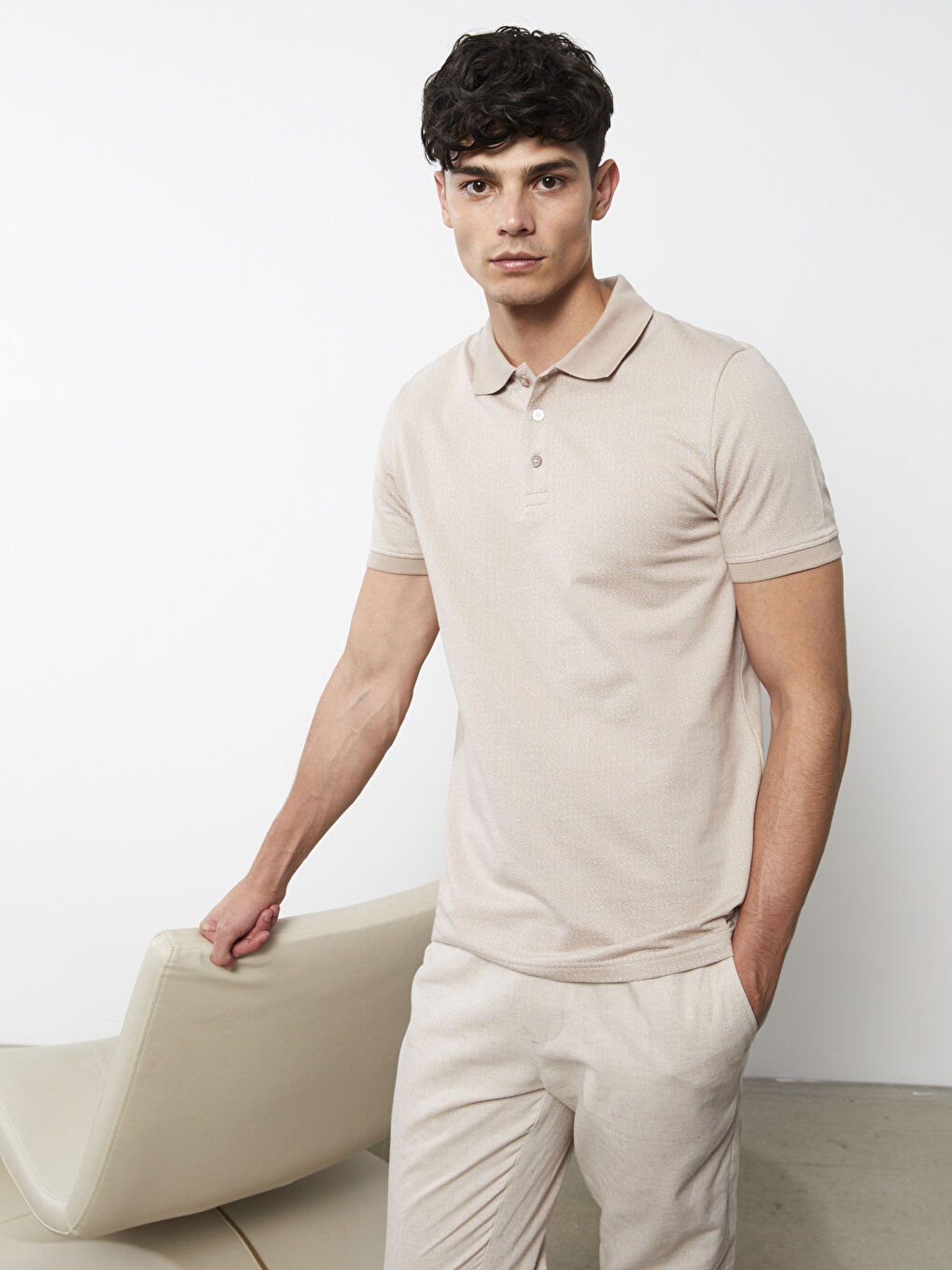 Bej Polo Yaka Kısa Kollu Desenli Erkek Tişört