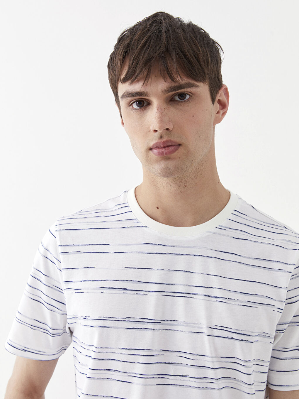 Beyaz Bisiklet Yaka Kısa Kollu Desenli Penye Erkek Tişört-2