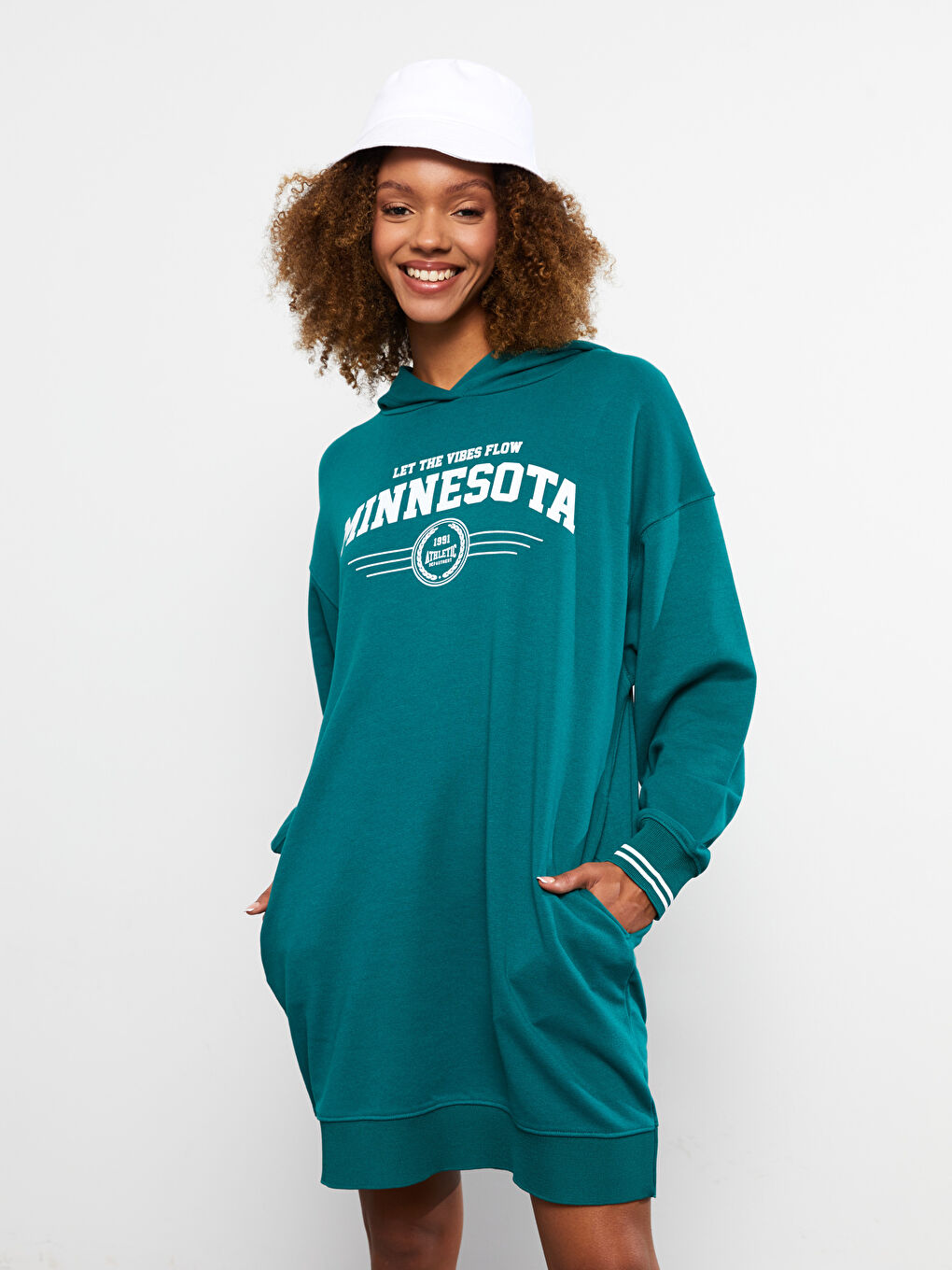 Yeşil Kapüşonlu Baskılı Uzun Kollu Kadın Elbise-1