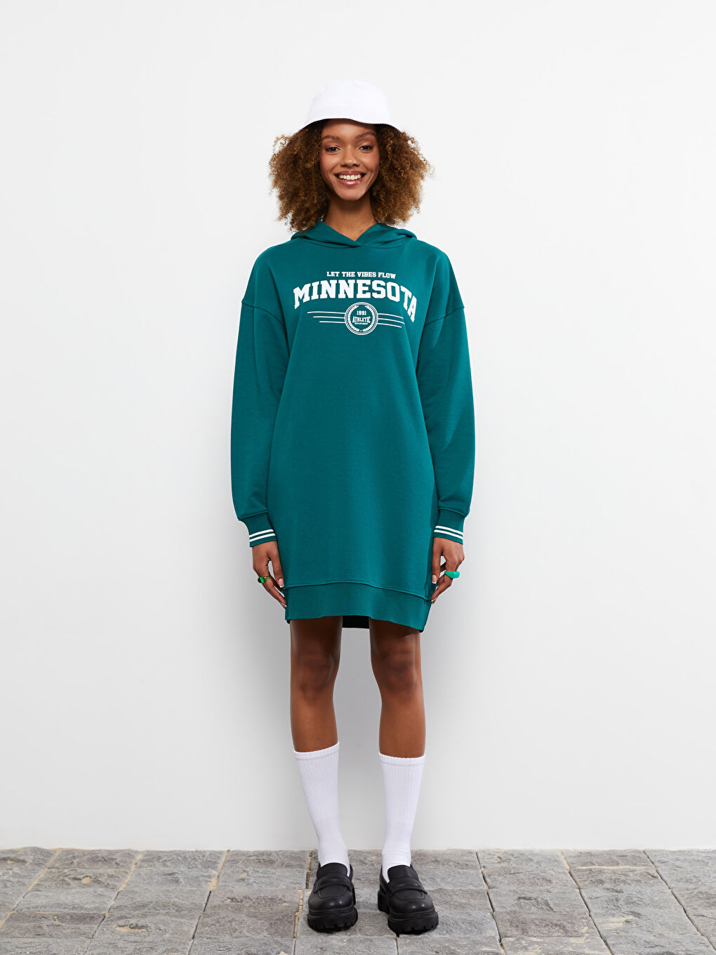 Yeşil Kapüşonlu Baskılı Uzun Kollu Kadın Elbise-2