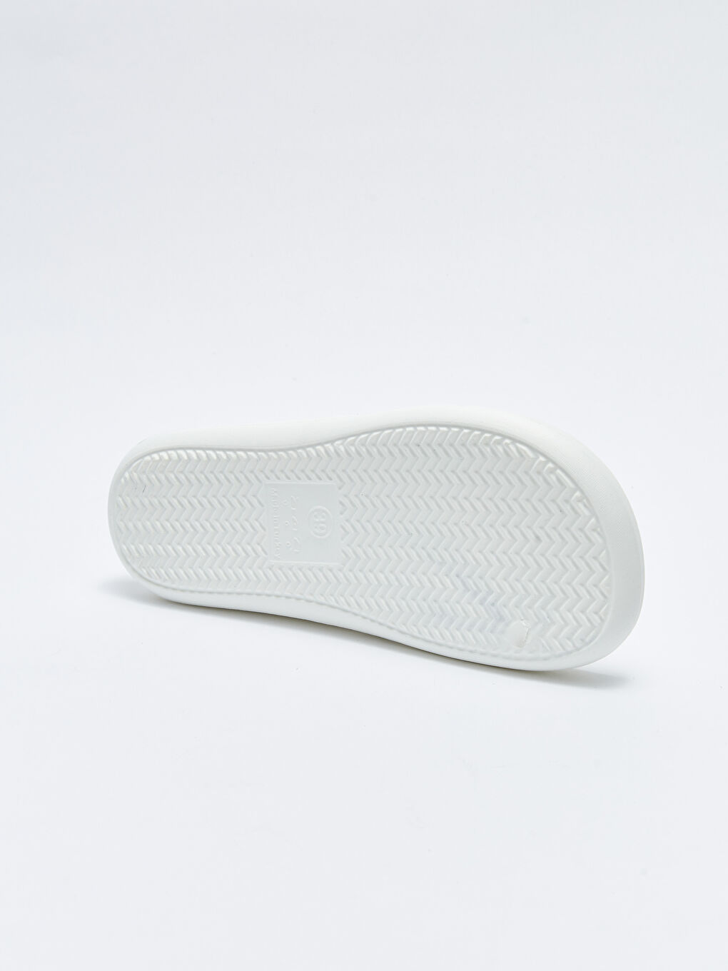 Beyaz Tek Bantlı Kendinden Desenli Kadın Terlik-3