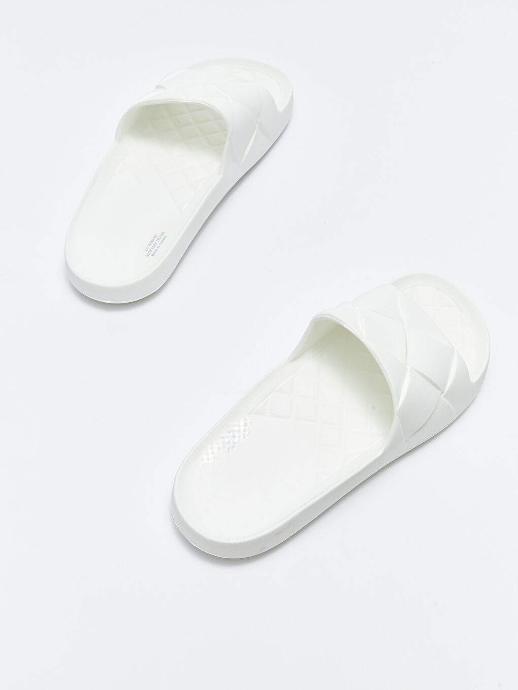 Beyaz Tek Bantlı Kendinden Desenli Kadın Terlik-4