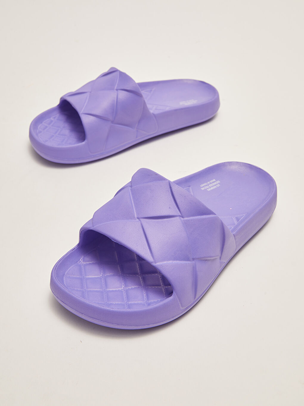 Single Band Self Patterned Women's Slippers-2
