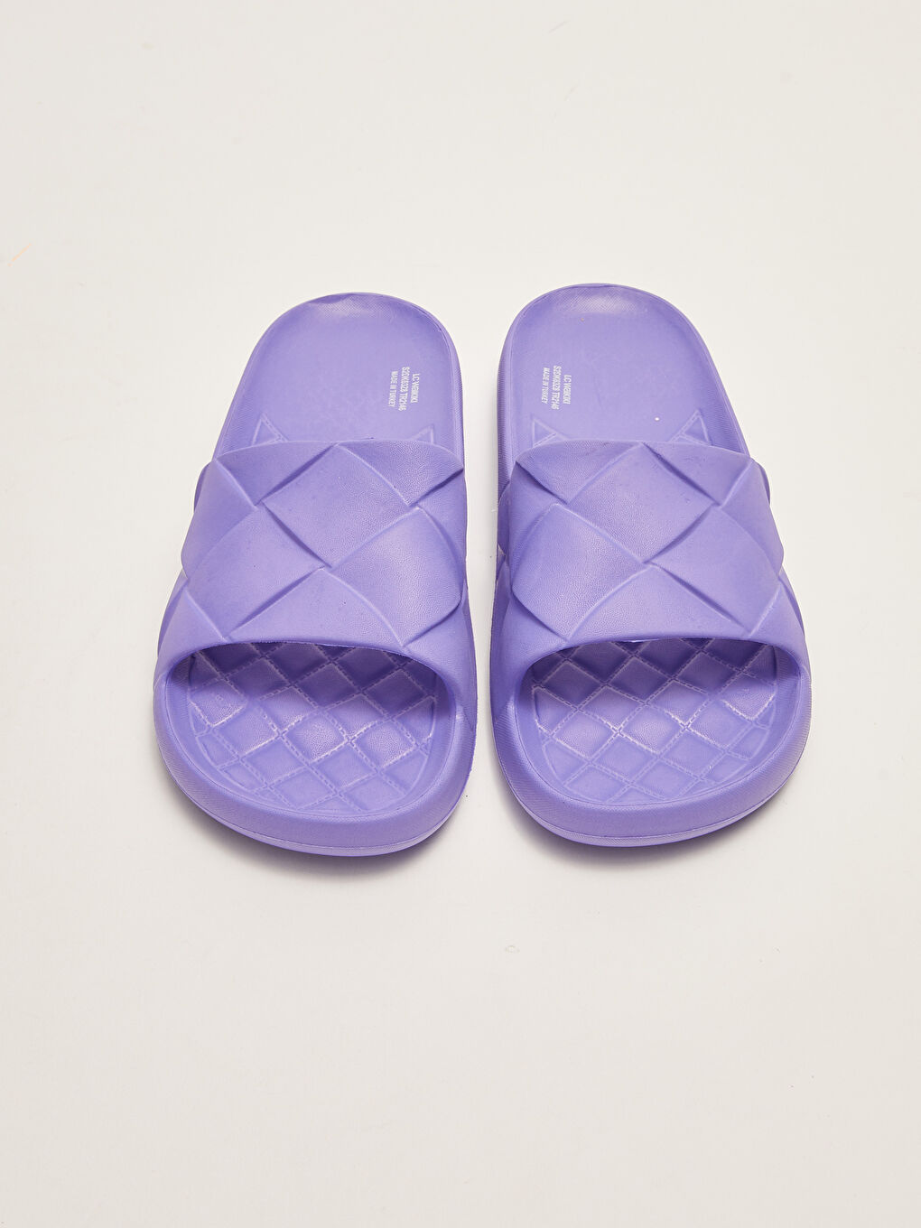 Single Band Self Patterned Women's Slippers-4