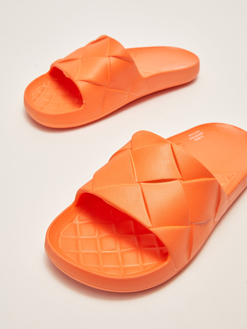 Turuncu Tek Bantlı Kendinden Desenli Kadın Terlik-4