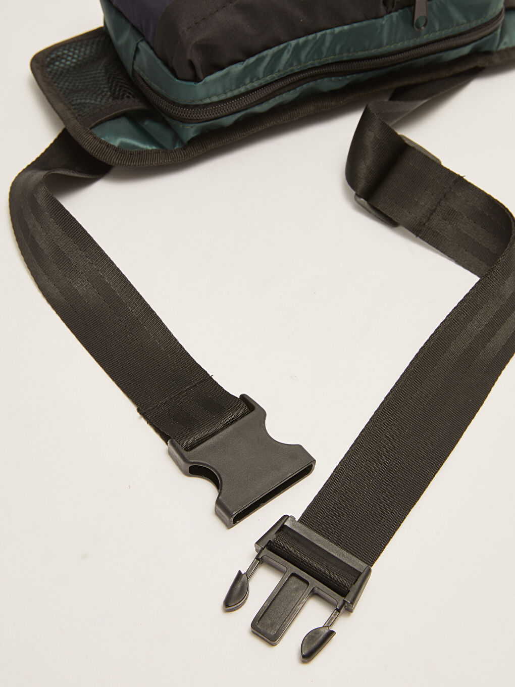 حقيبة خصر بلوك الألوان للرجال-4