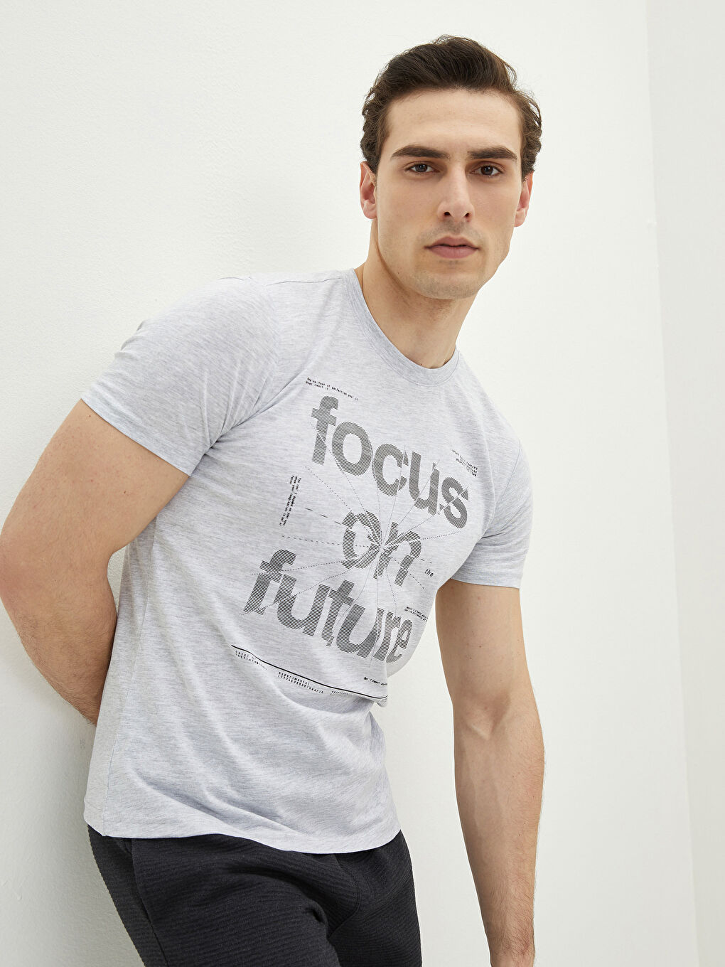 Gri Bisiklet Yaka Kısa Kollu Baskılı Penye Erkek Tişört