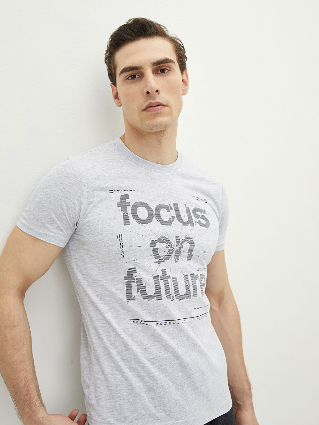 Gri Bisiklet Yaka Kısa Kollu Baskılı Penye Erkek Tişört-1