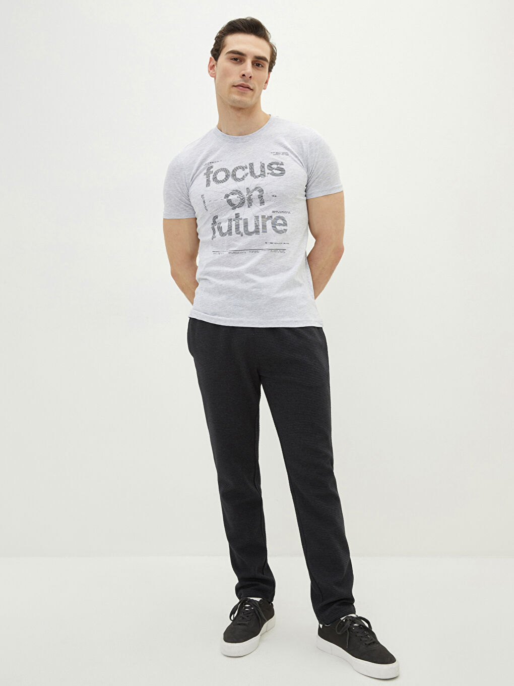 Gri Bisiklet Yaka Kısa Kollu Baskılı Penye Erkek Tişört-2