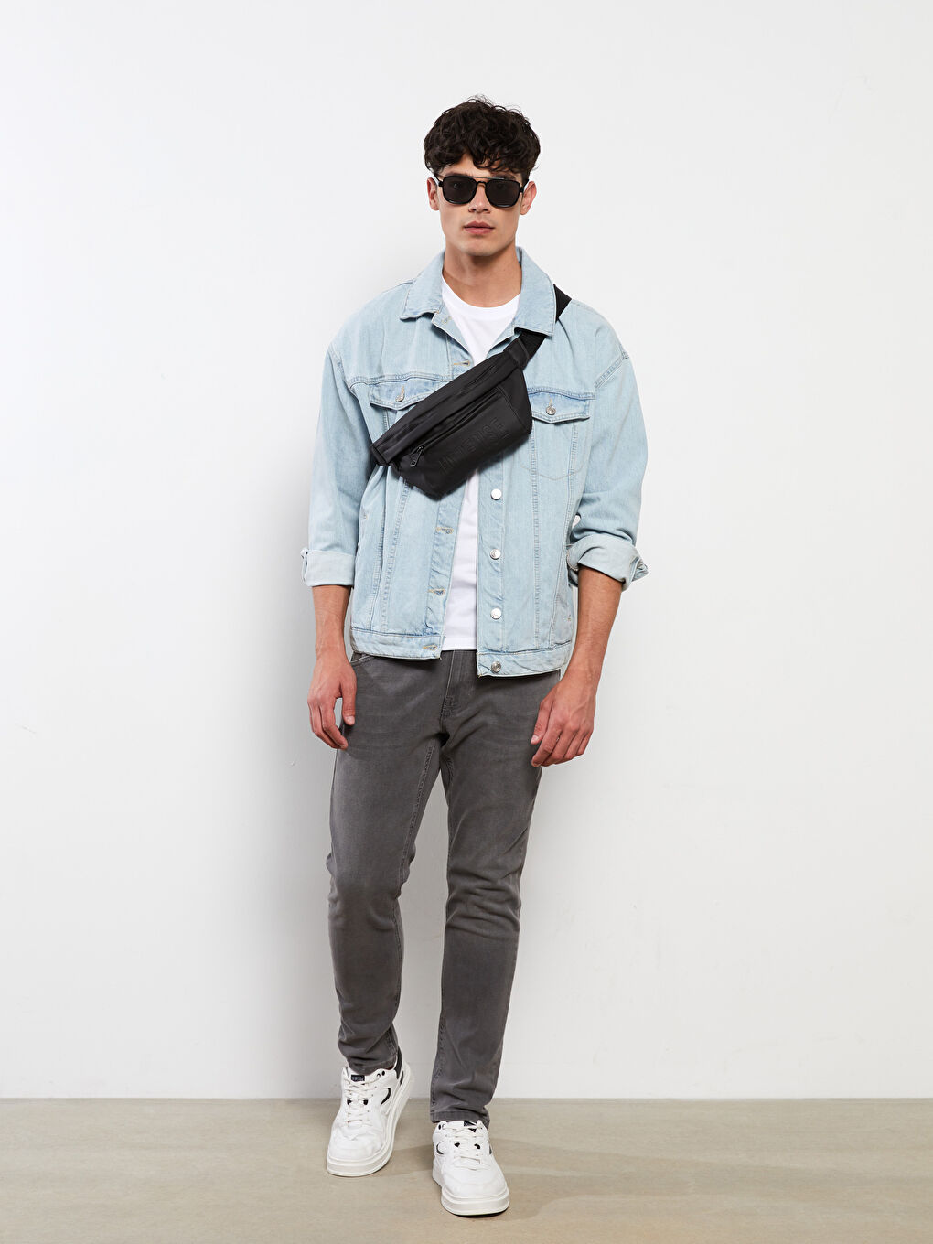 Siyah Deri Görünümlü Erkek Bel Çantası-1