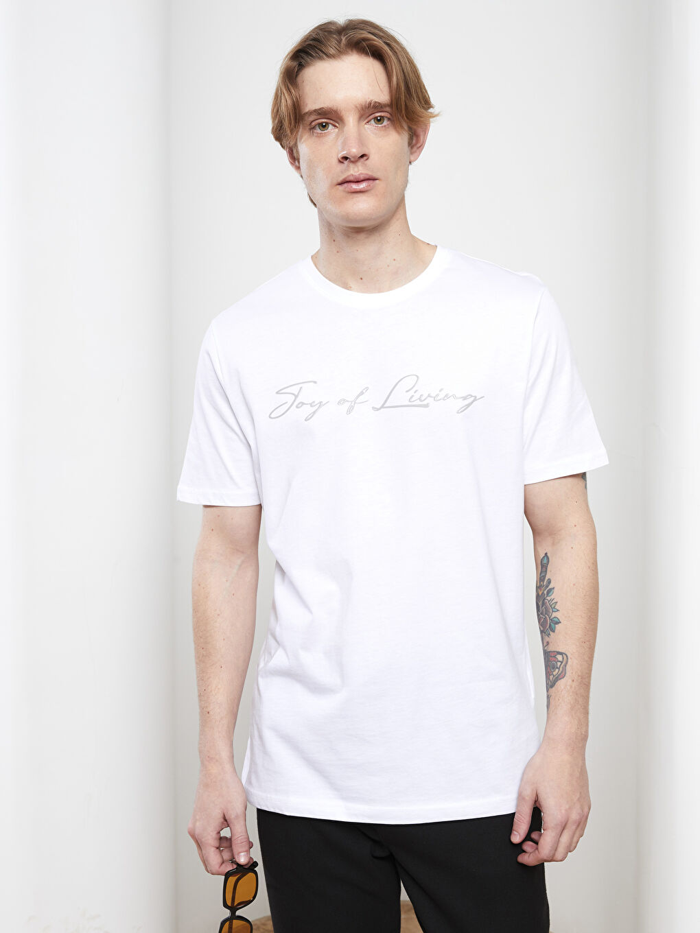 Beyaz Bisiklet Yaka Kısa Kollu Baskılı Penye Erkek Tişört-1