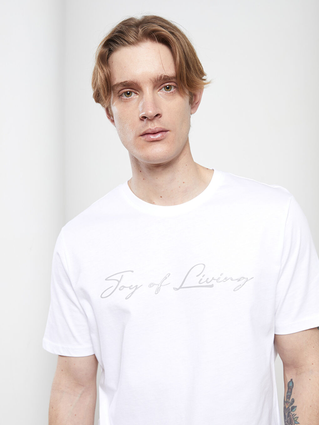 Beyaz Bisiklet Yaka Kısa Kollu Baskılı Penye Erkek Tişört-2