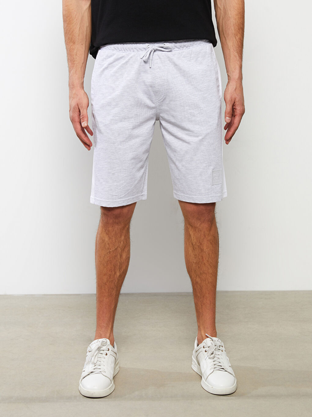 شورت رجالي محبوك بنقشة قياسية-1