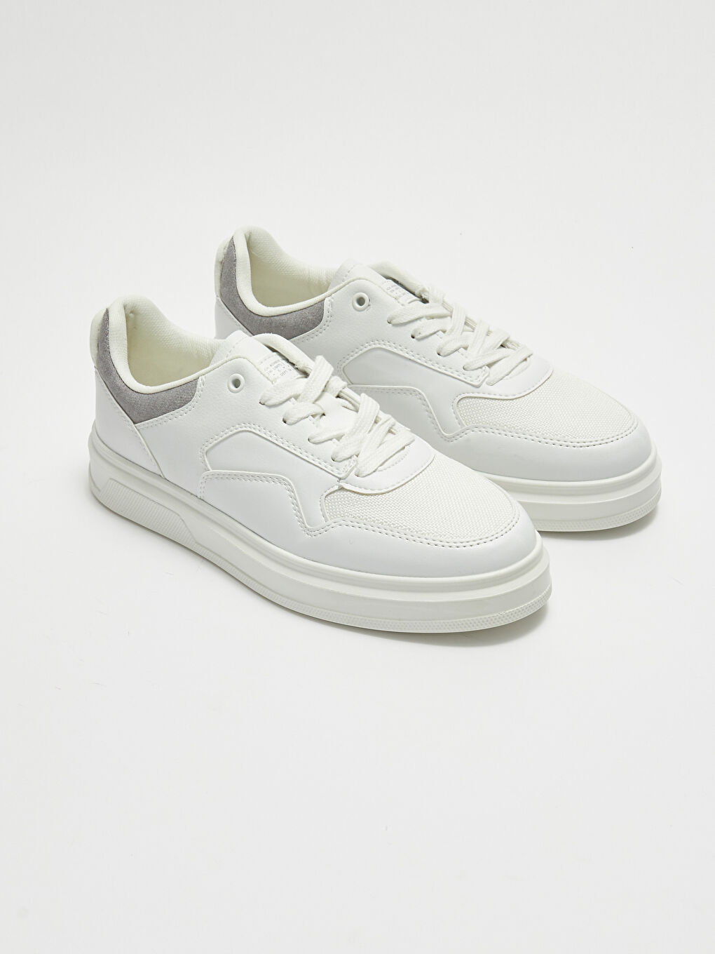 Beyaz Bağcıklı Kalın Taban Erkek Spor Ayakkabı