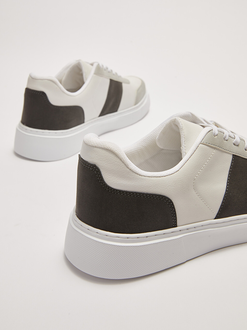 Lace-up Thick Sole Men's Sport Shoes-4
