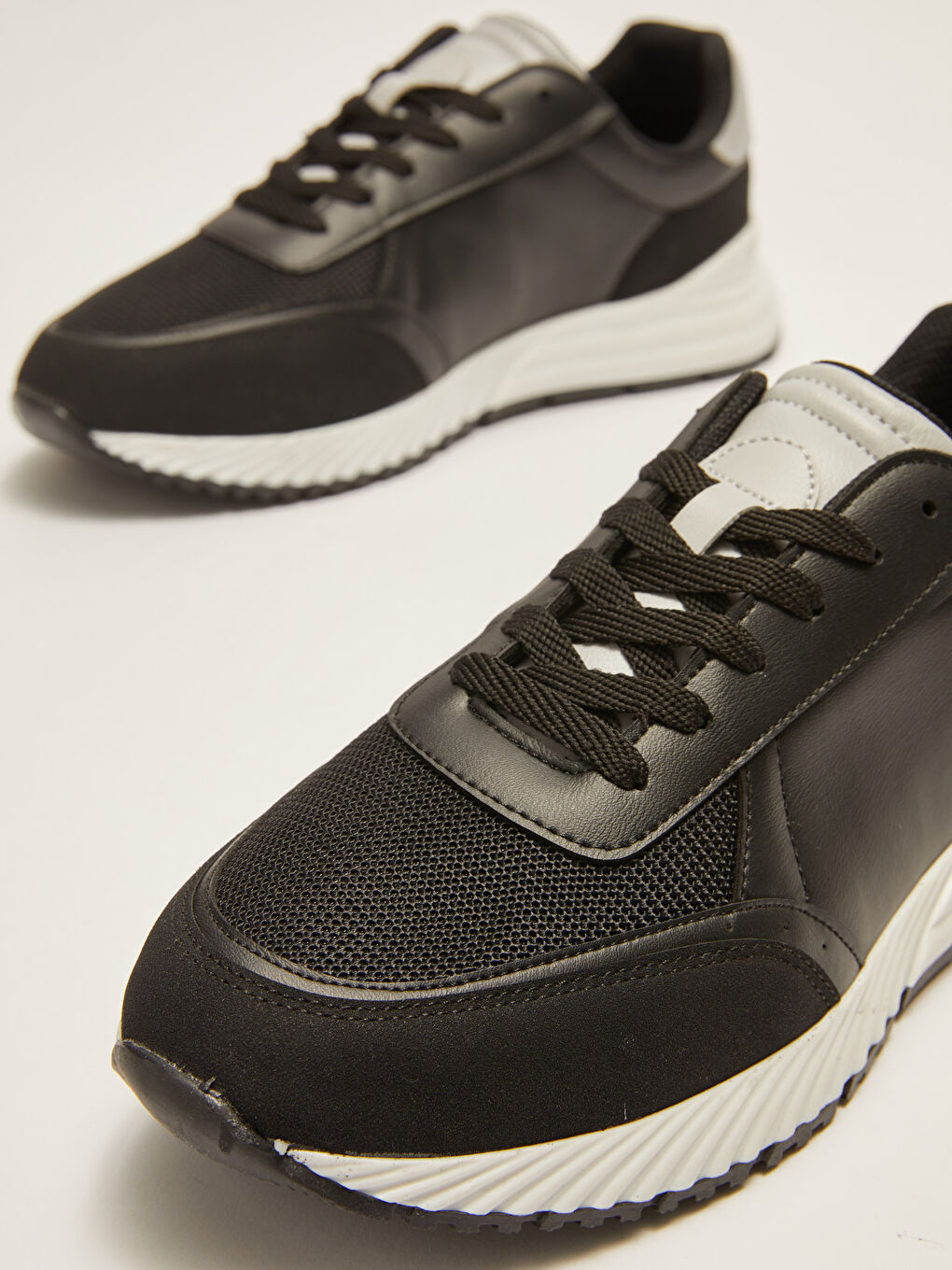 Color Block Lace-Up Men's Sneakers-8