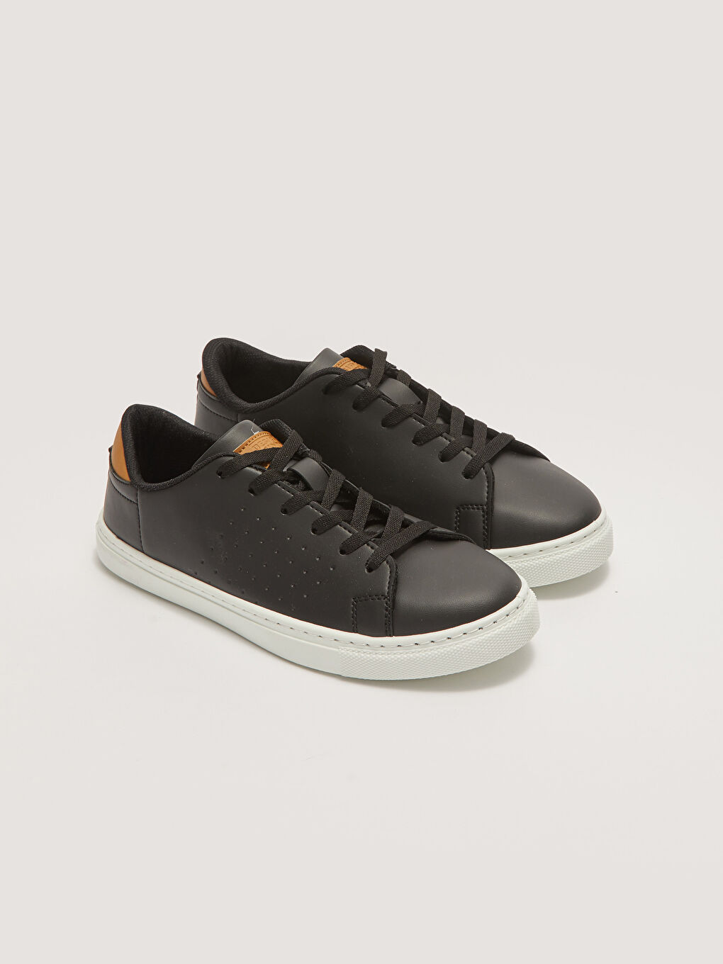 Siyah Deri Görünümlü Bağcıklı Erkek Spor Ayakkabı-2