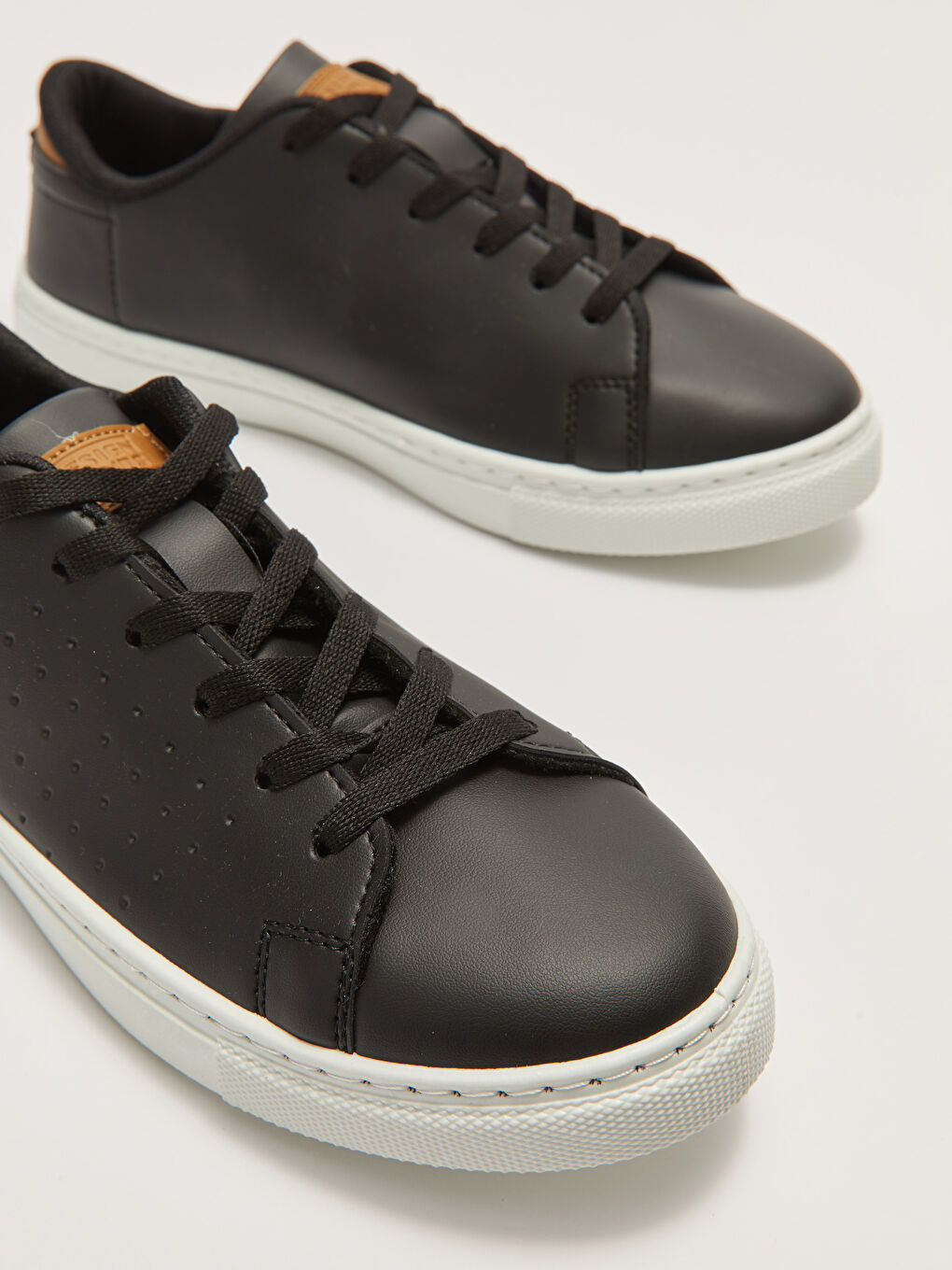 Siyah Deri Görünümlü Bağcıklı Erkek Spor Ayakkabı-4