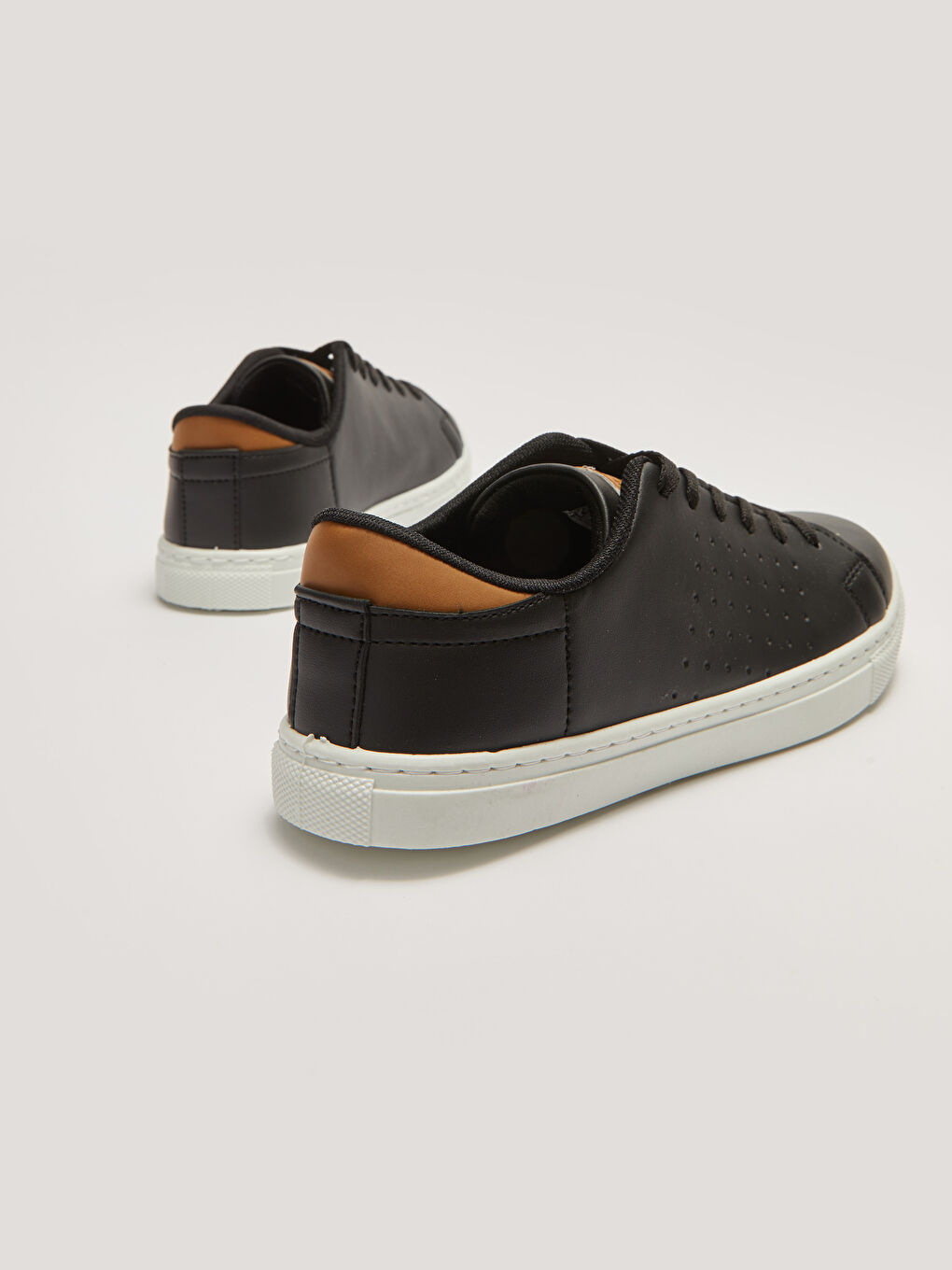 Siyah Deri Görünümlü Bağcıklı Erkek Spor Ayakkabı-6