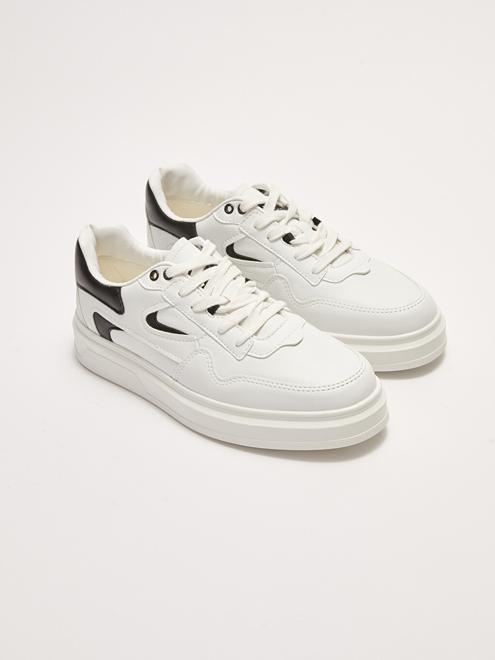 Lace-Up Thick Sole Men's Sport Shoes