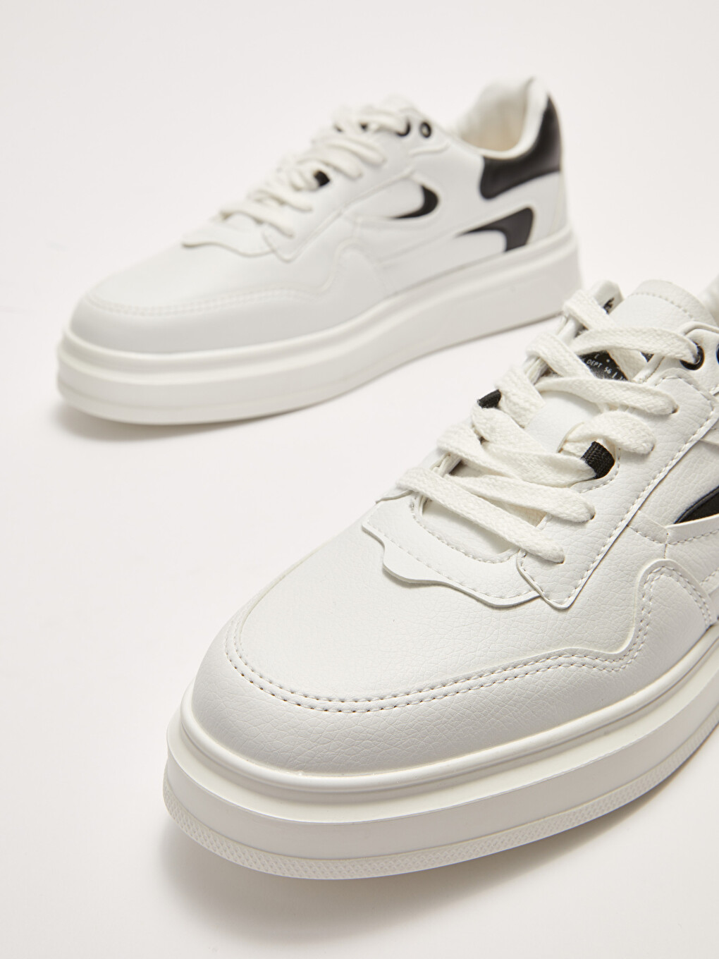 Lace-Up Thick Sole Men's Sport Shoes-2