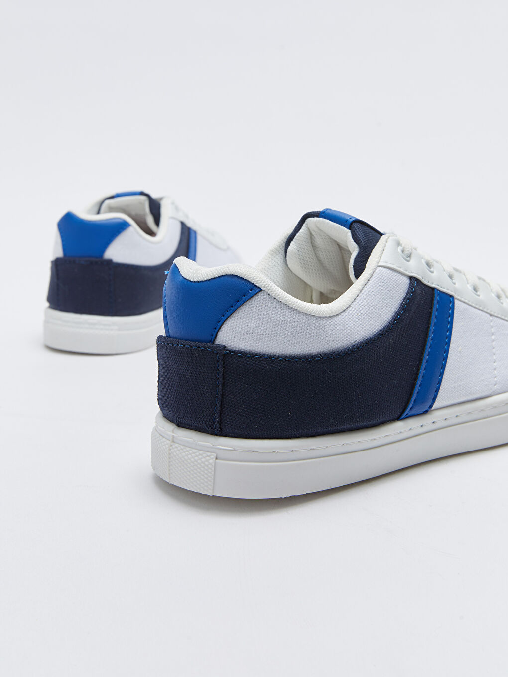 Beyaz Renk Bloklu Bağcıklı Erkek Spor Ayakkabı-4