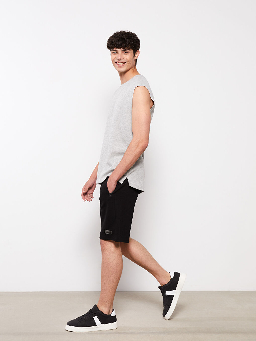 Siyah Slim Fit Örme Erkek Şort