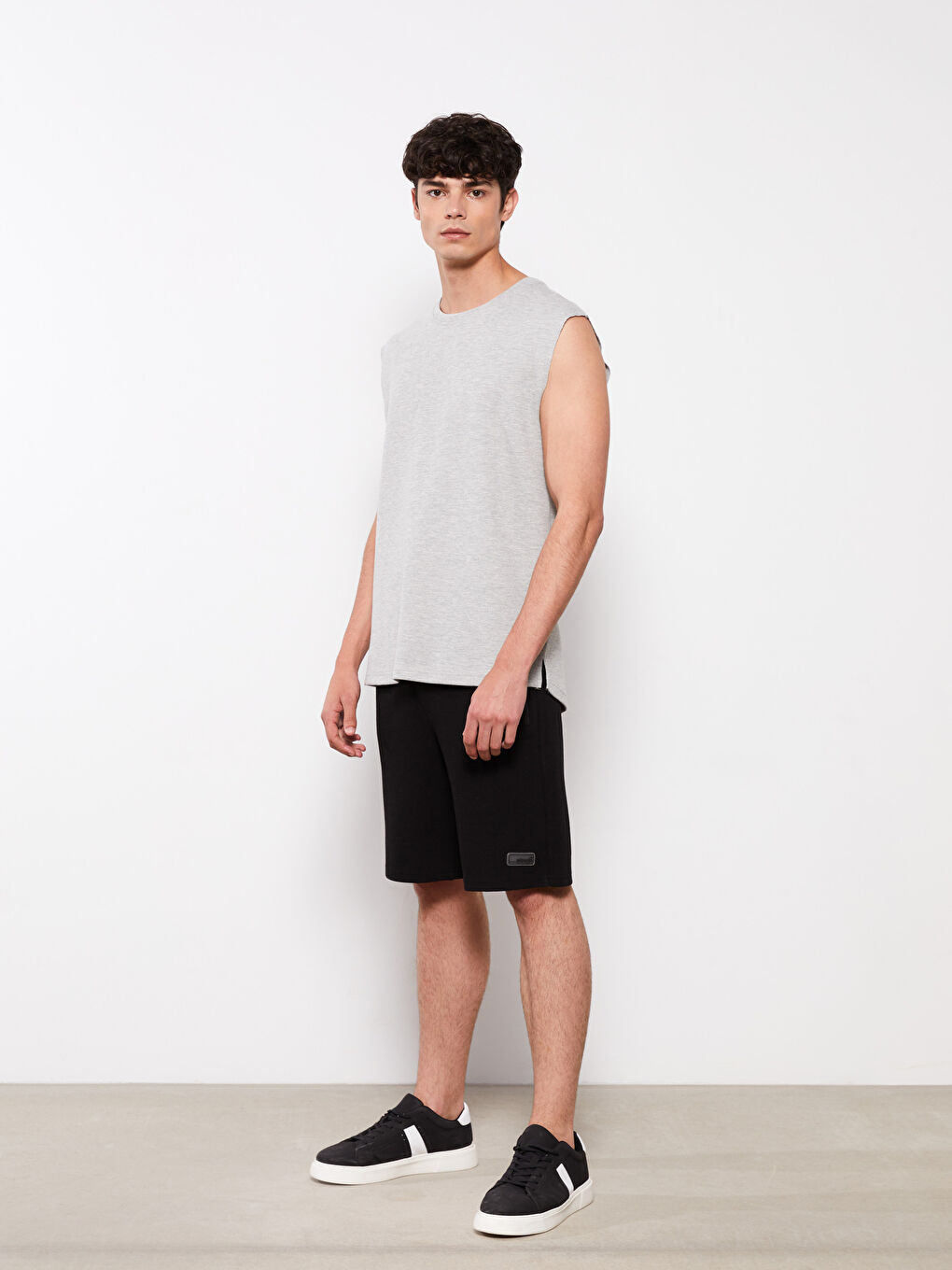 Siyah Slim Fit Örme Erkek Şort-1