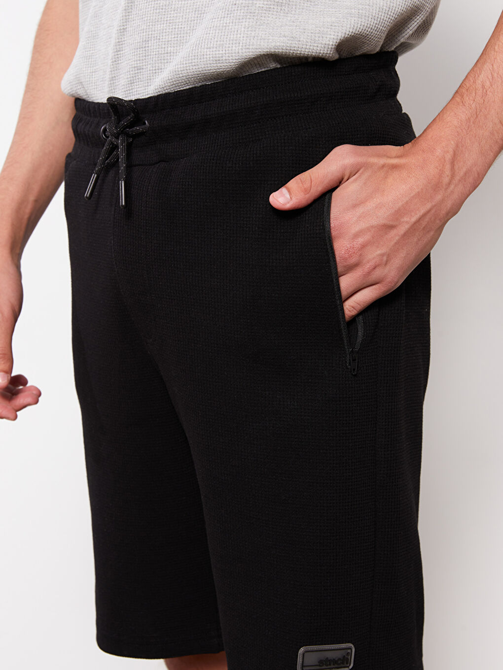 Siyah Slim Fit Örme Erkek Şort-2