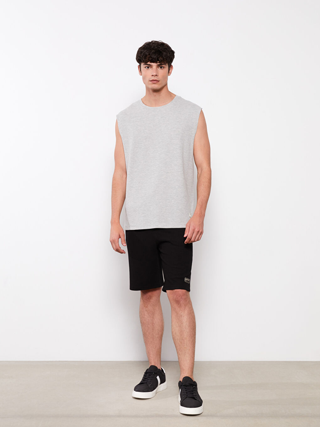 Gri Bisiklet Yaka Baskılı Erkek Kolsuz Tişört-2