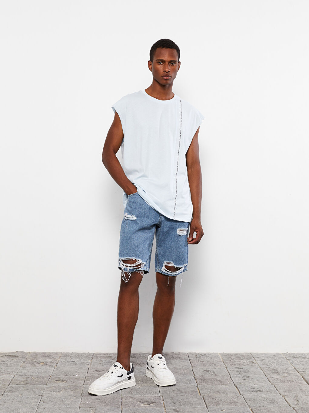 Mavi Bisiklet Yaka Baskılı Penye Erkek Kolsuz Tişört