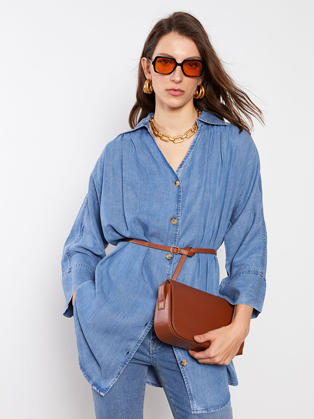 قميص جينز روديو للسيدات بأزرار أمامية وكم طويل مستقيم