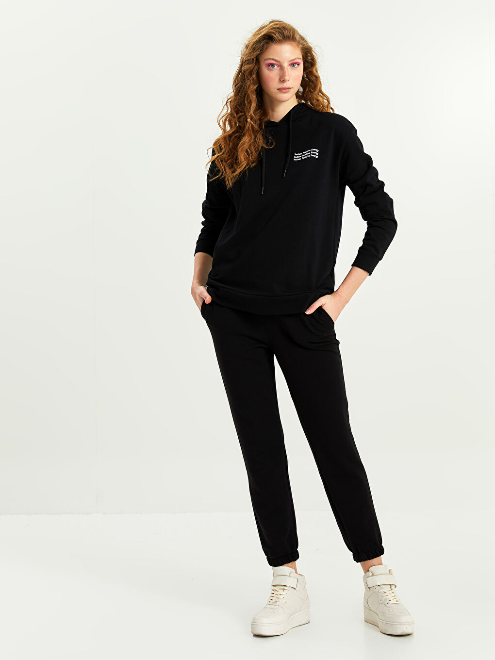 Siyah Baskılı Uzun Kollu Kadın Hoodie-1