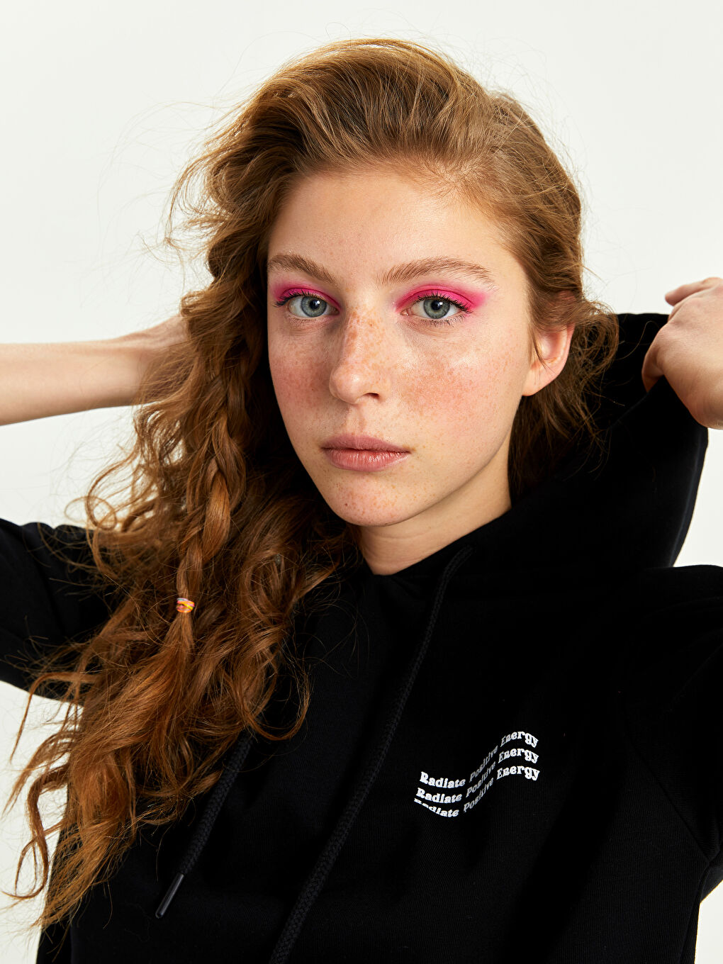 Siyah Baskılı Uzun Kollu Kadın Hoodie-2