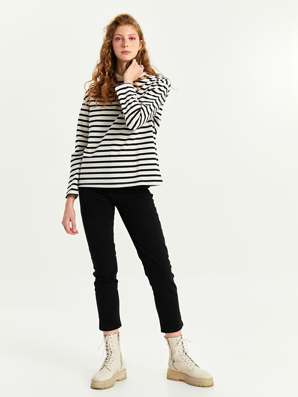 Siyah Bisiklet Yaka Çizgili Uzun Kollu Kadın Sweatshirt-3
