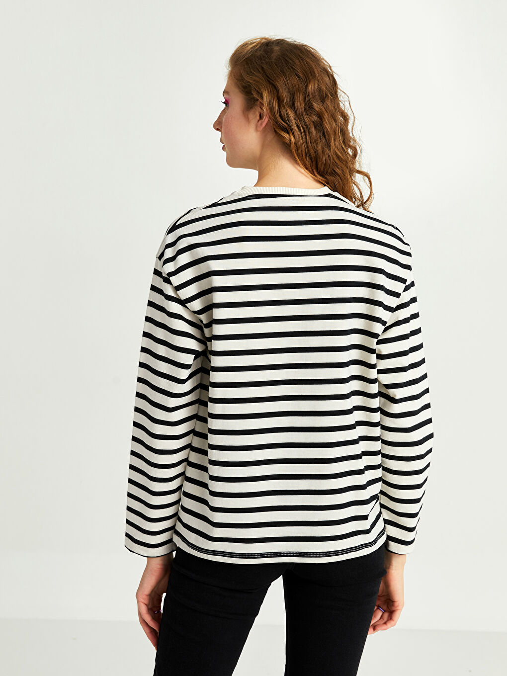 Siyah Bisiklet Yaka Çizgili Uzun Kollu Kadın Sweatshirt-4