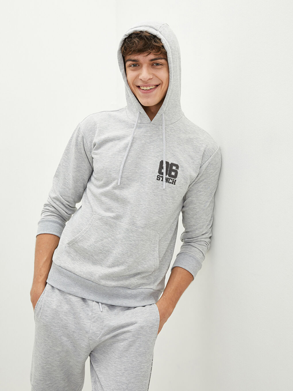 Gri Uzun Kollu Baskılı Erkek Hoodie-1