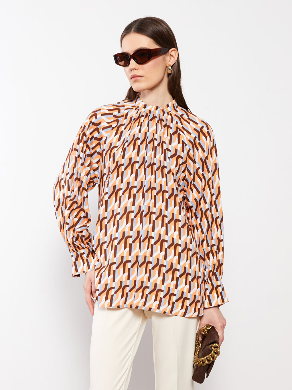 LCWAIKIKI Classic Bluse aus Viskose mit hohem Kragen, bedruckt und langärmelig für Damen -S2DQ66Z8-F9C