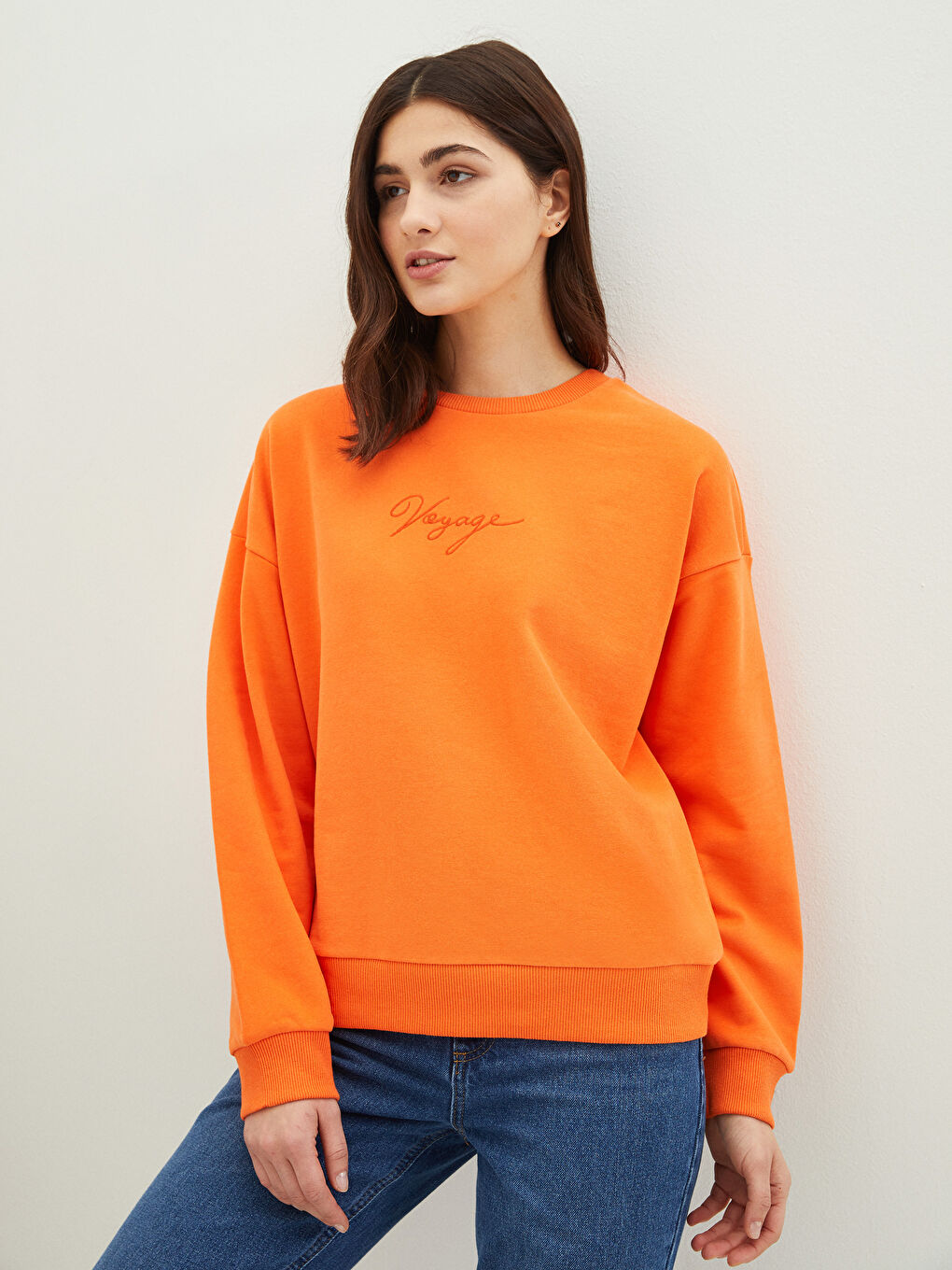 Turuncu Bisiklet Yaka Nakışlı Uzun Kollu Kadın Sweatshirt-3