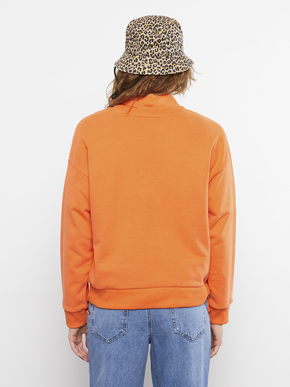 Turuncu Bisiklet Yaka Nakışlı Uzun Kollu Kadın Sweatshirt-7
