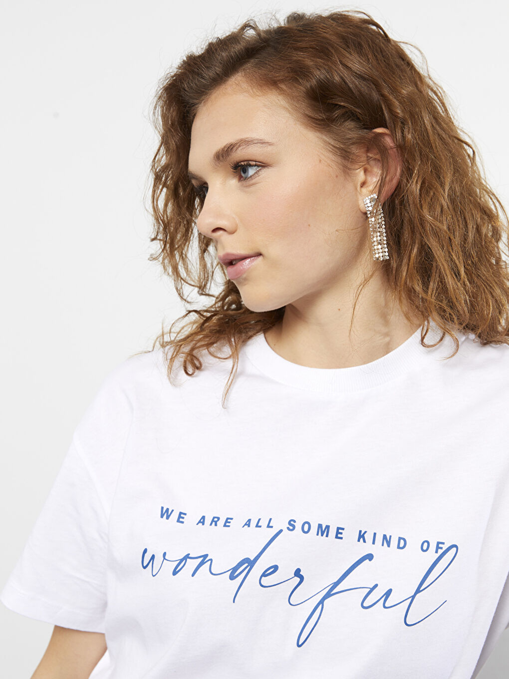 Beyaz Bisiklet Yaka Yazı Baskılı Kısa Kollu Pamuklu Kadın Tişört-4